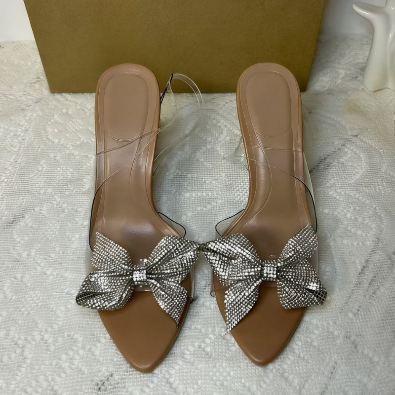 أحذية نسائية بكعب عالٍ مزينة ب - مراجعة Wedding Fx وسعره